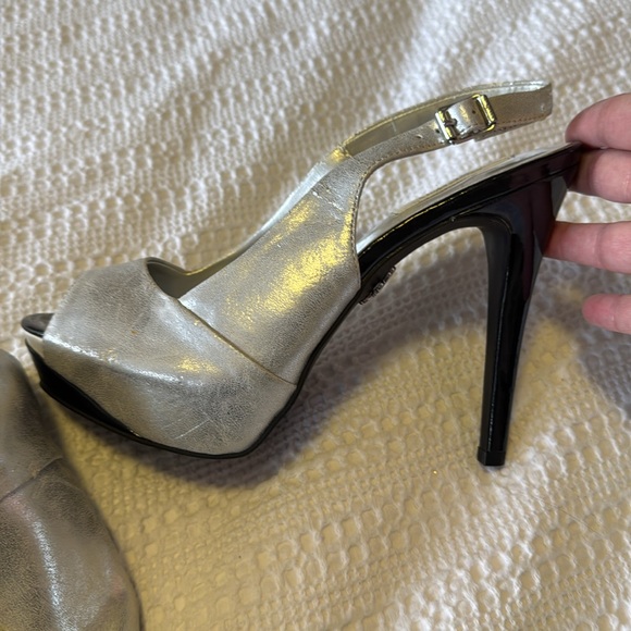 Heels - Picture 6 of 7